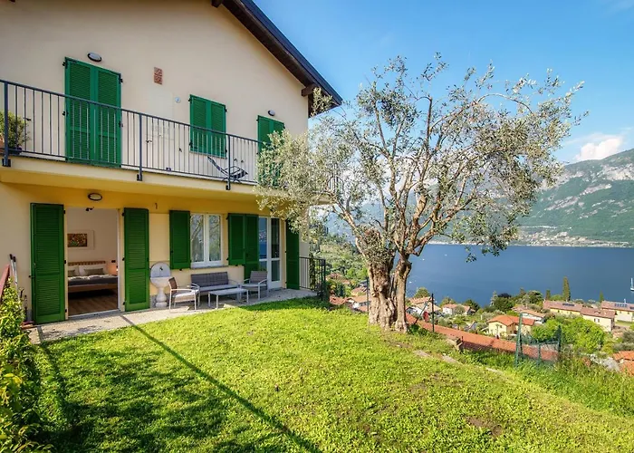 Olive Tree Lake View Apartment